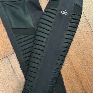 ALO Yoga Black Leggings